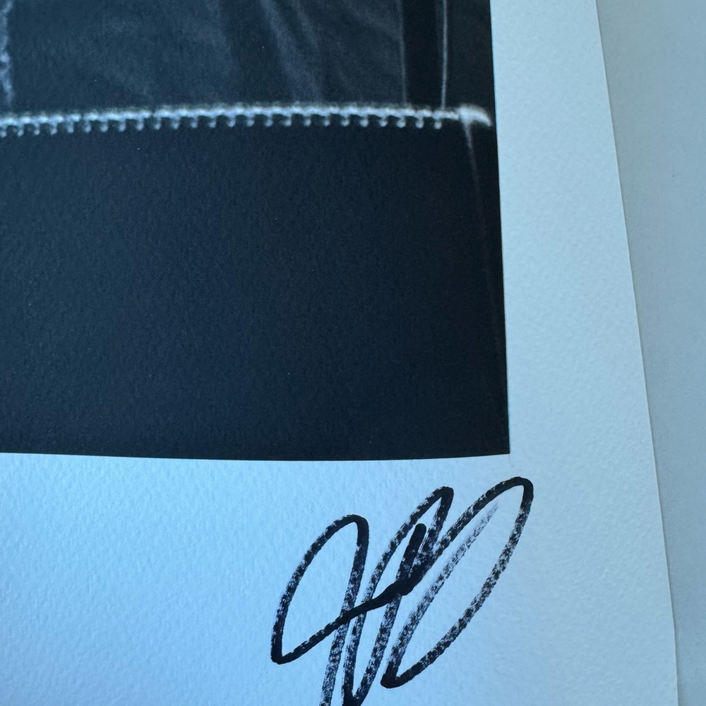Signed Joe Bonamassa concert poster. Certificate of authenticity included. - Picture 2 of 4